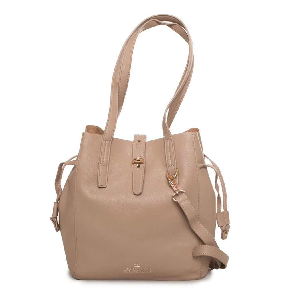 Egon Von Furstenberg A spalla