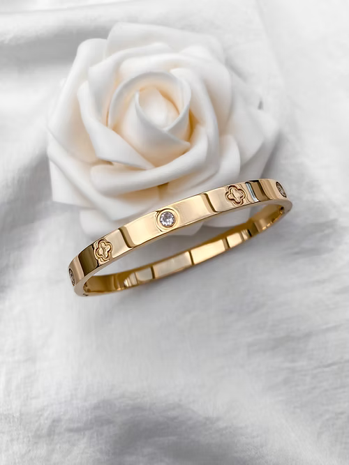 ALMA || Classic Bangle with Engraved Hearts & Zirconia Stones