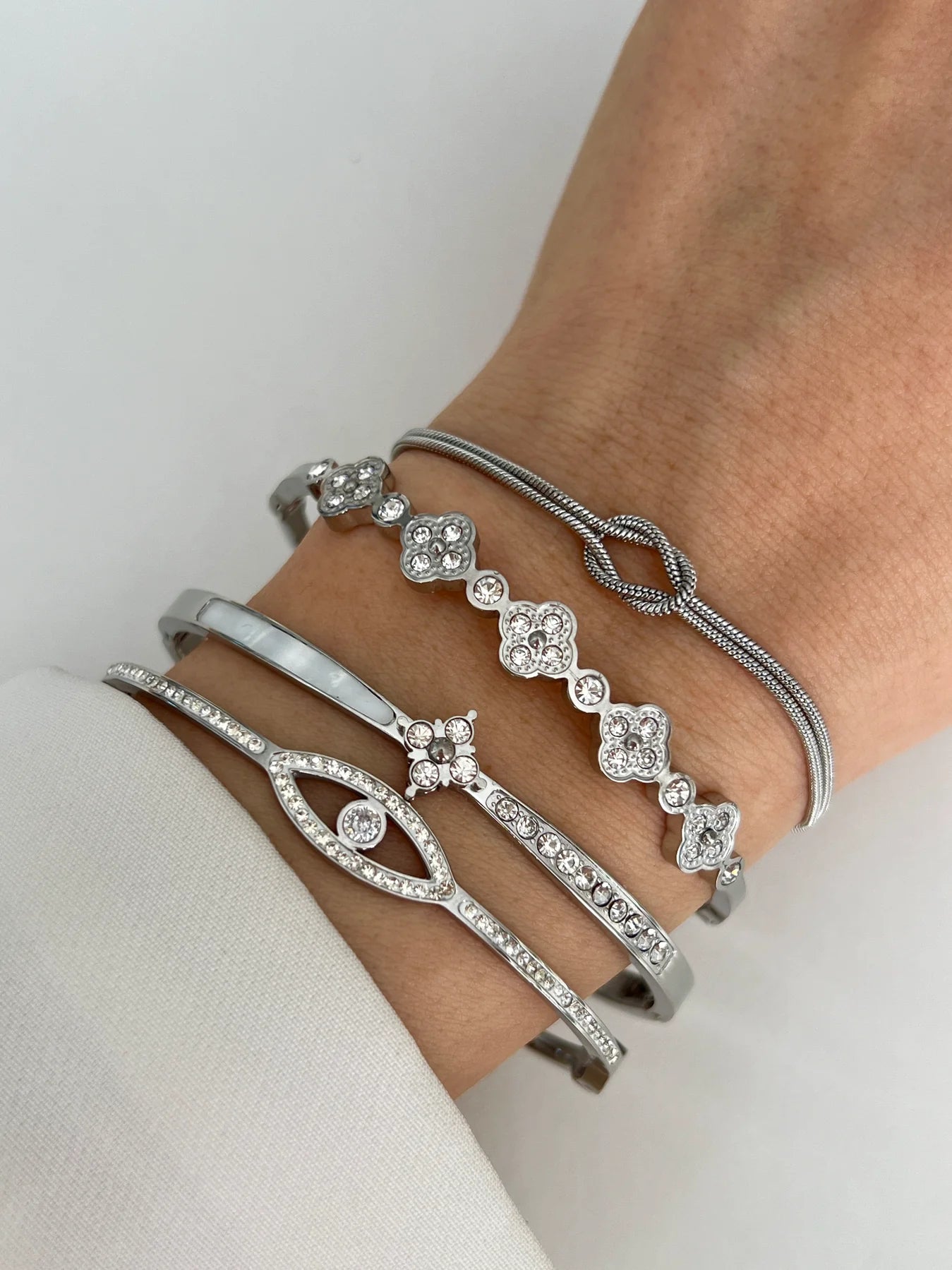 FRANKIE || Clover Bangle