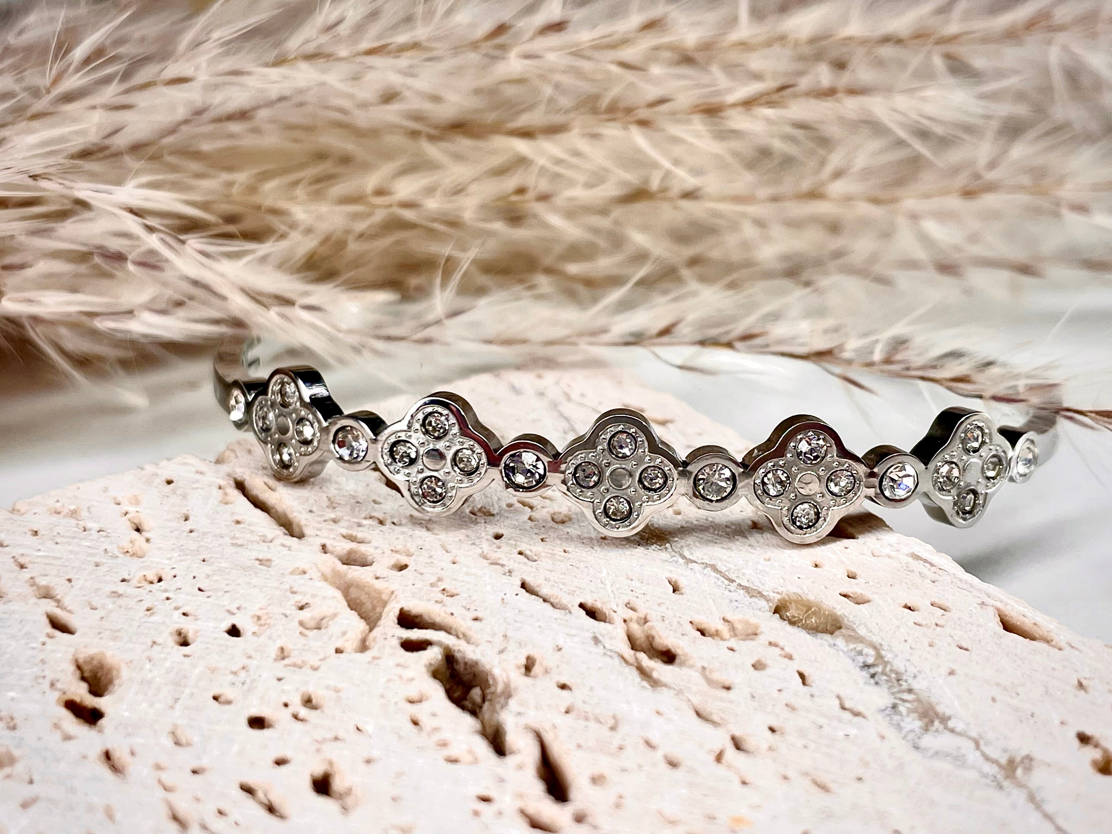 FRANKIE || Clover Bangle