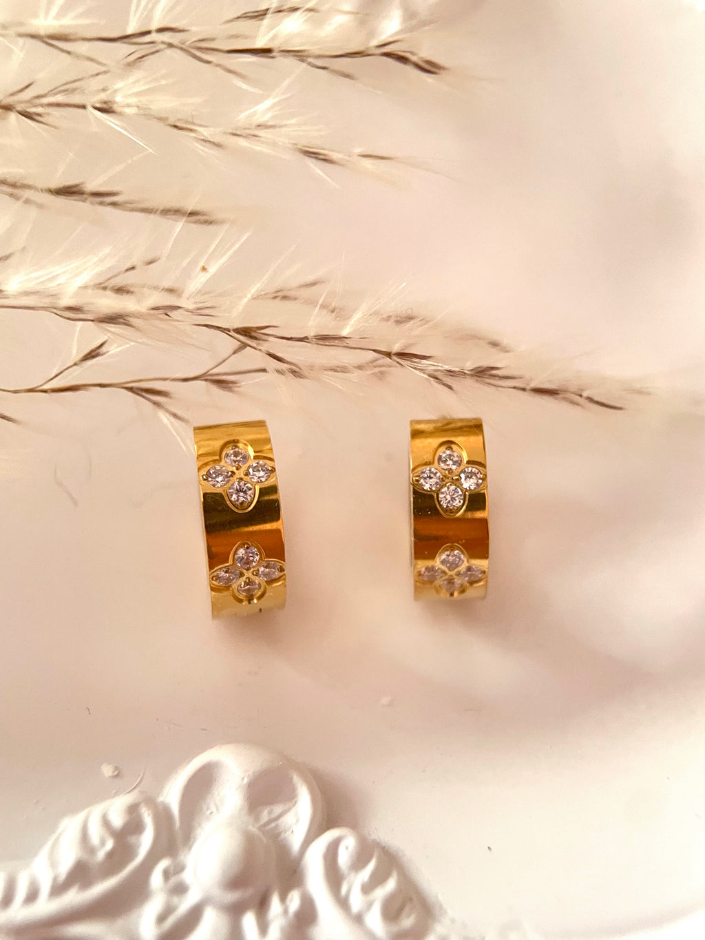 TINA || Small Flower Earrings Hoops