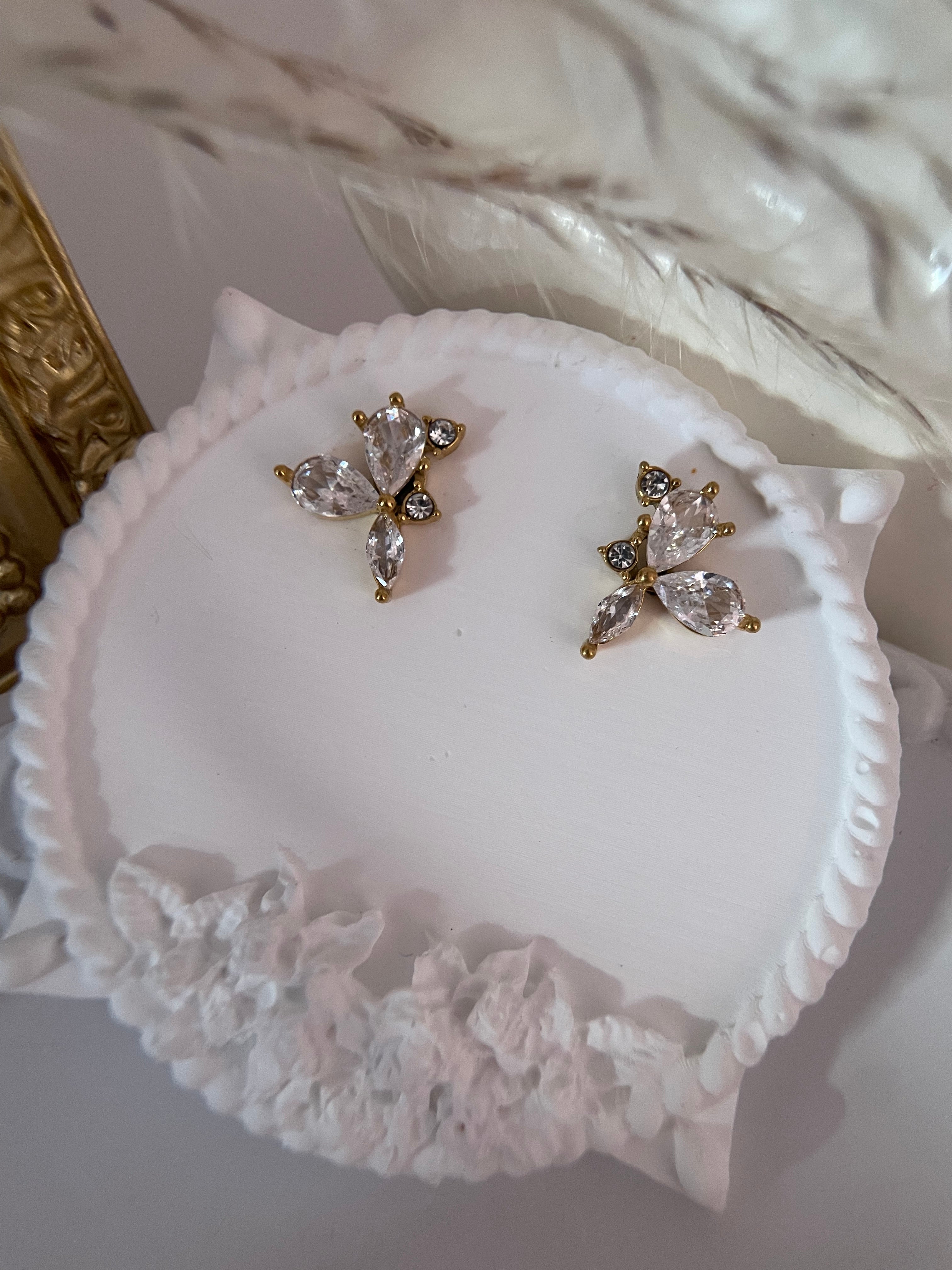 DIANA || Zirconia Stone Ear Studs