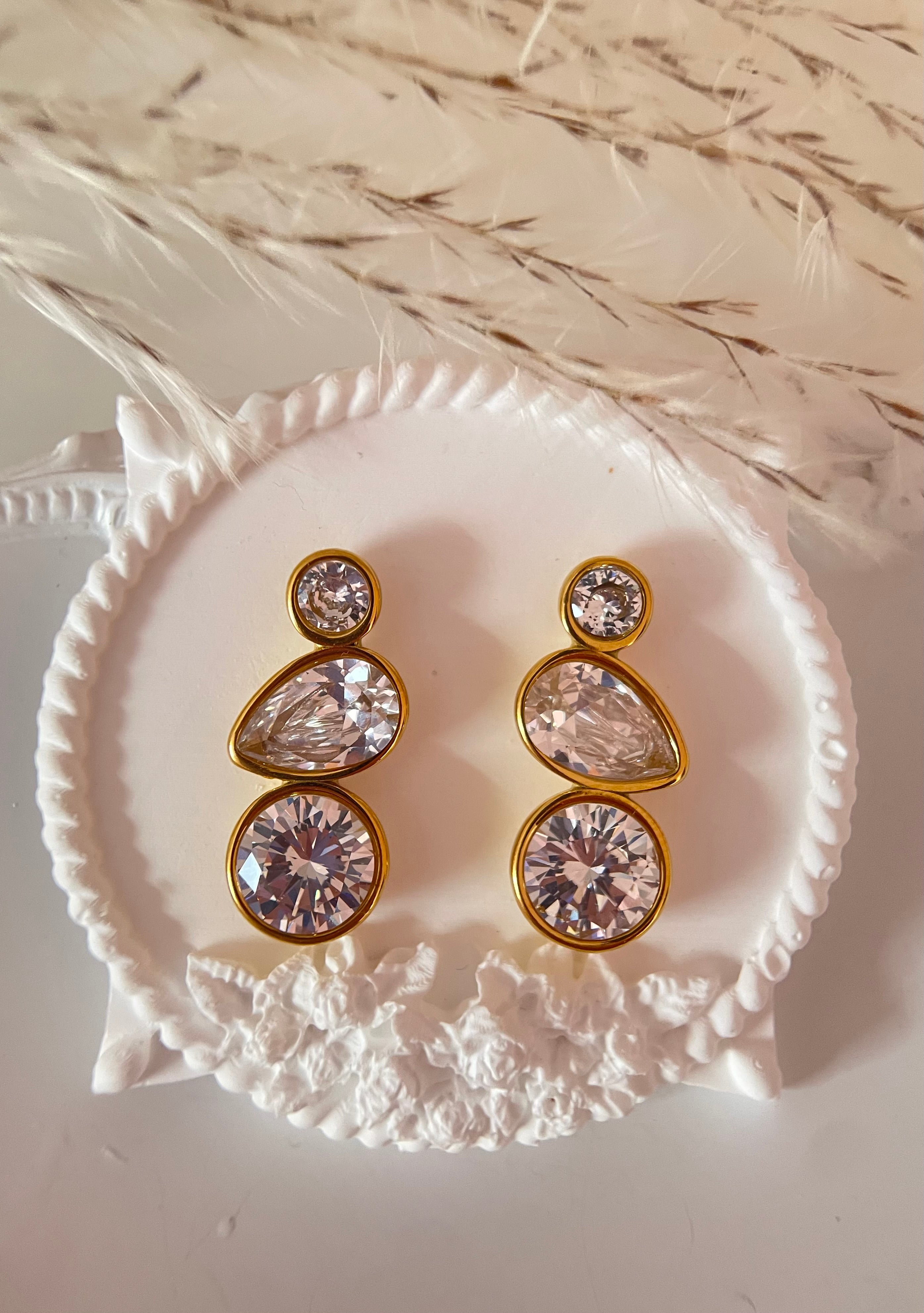 CYNDI|| Earring studs