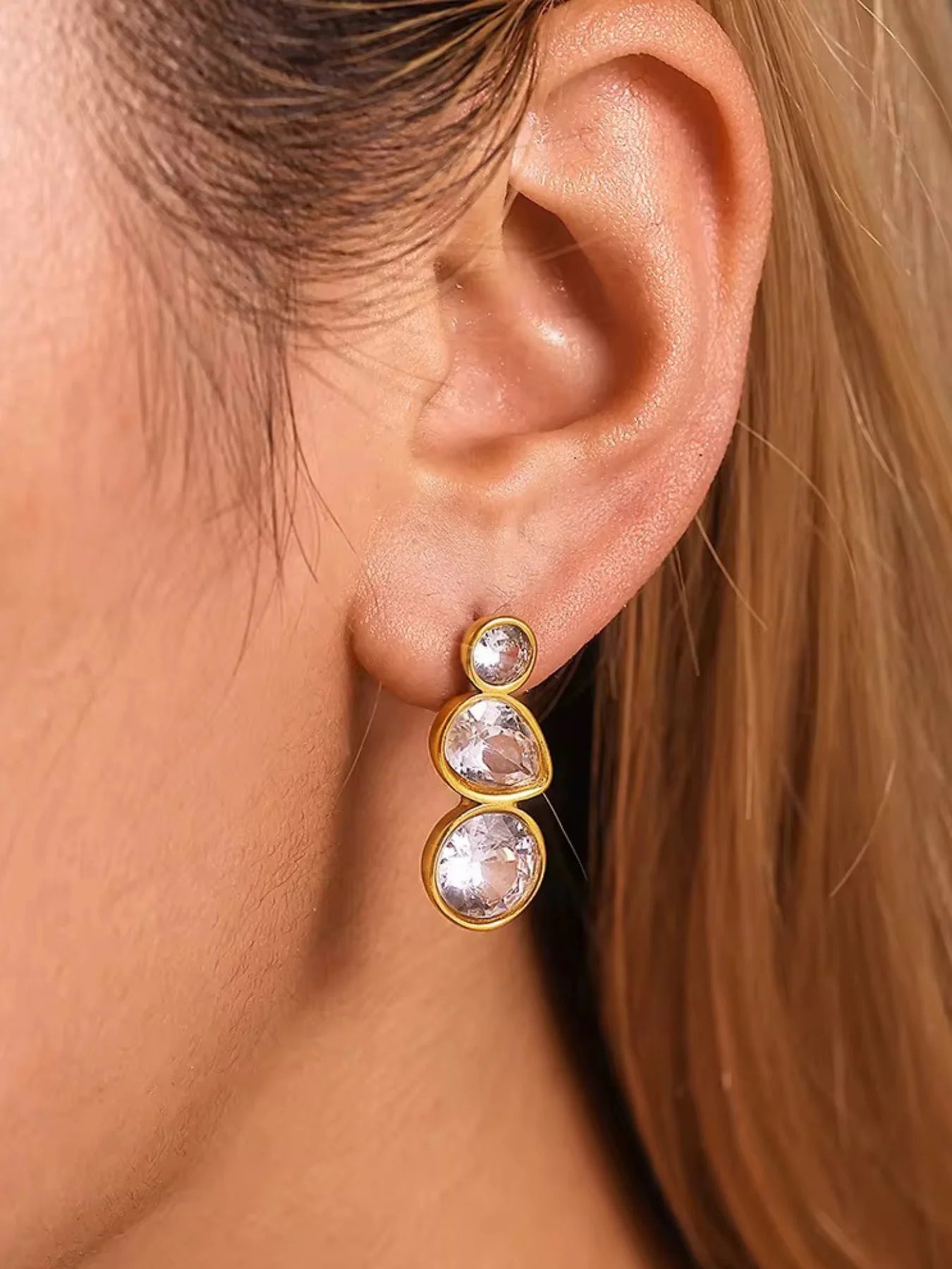 CYNDI|| Earring studs