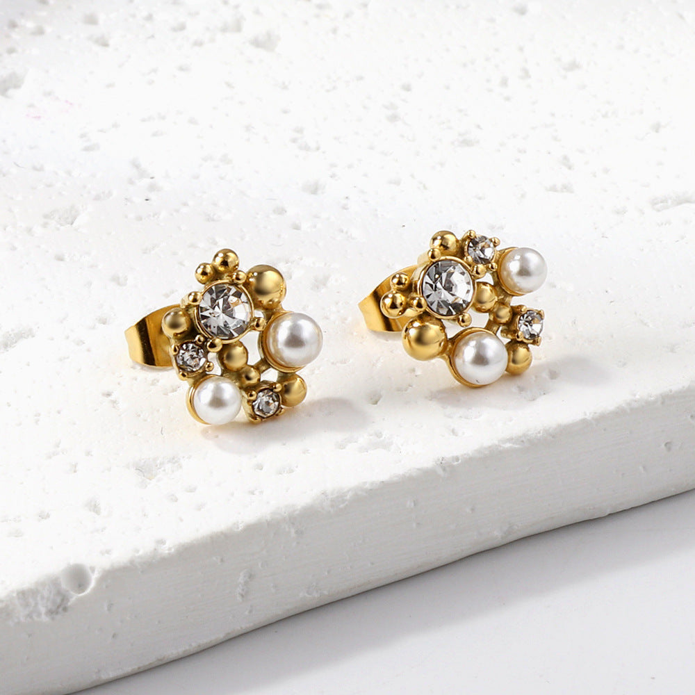 ILARIA || Round Cut Zirconia Stone& pearl Ear Studs